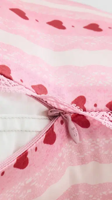 Slip Pure Silk Queen Pillowcase | Thumbnail 5 Slip Pure Silk Queen Pillowcase | Thumbnail 5