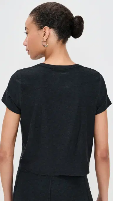 Beyond Yoga Featherweight Supreme Cropped Tee Darkest Night M | Thumbnail 3 Beyond Yoga Featherweight Supreme Cropped Tee Darkest Night M | Thumbnail 3