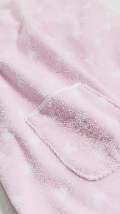 Weezie Bath Towel Wrap Tossed Pink Hearts M/L | Thumbnail 3