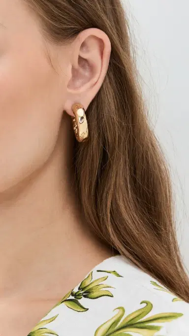 Jennifer Fisher Maeve Huggie Hoop Earrings Yellow Gold One Size | Thumbnail 3