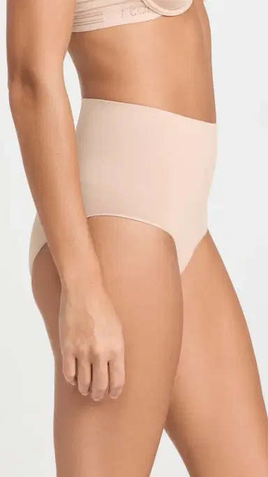 Spanx SPANXshape ExtraOrdinary Brief Toasted Oatmeal L | Thumbnail 4 Spanx SPANXshape ExtraOrdinary Brief Toasted Oatmeal L | Thumbnail 4