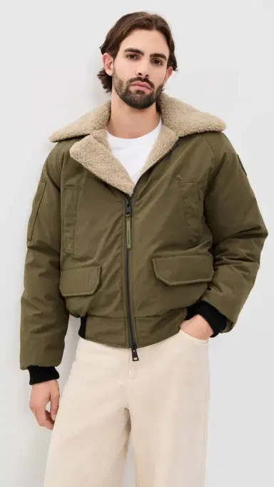 Canada Goose Chilliwack Aviator Bomber | Thumbnail 2