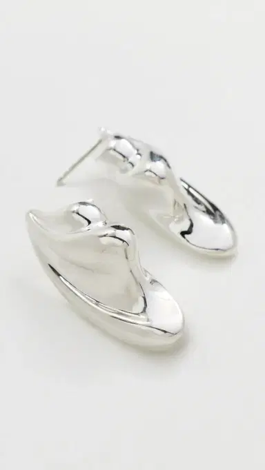 Otiumberg Statement Wave Earrings Silver One Size | Thumbnail 4