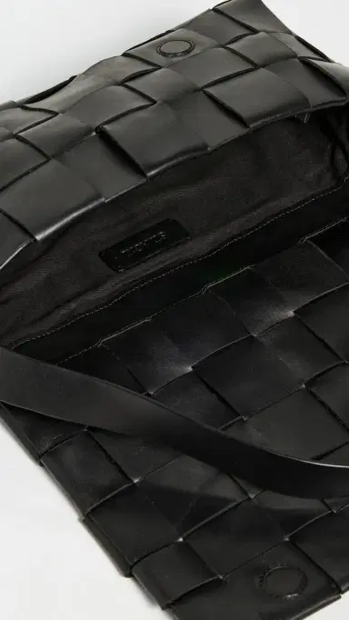 St. Agni Woven Envelope Mini Tote Black One Size | Thumbnail 6