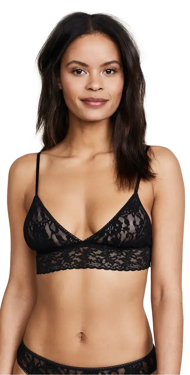 ignature Lace Padded Bralette Black