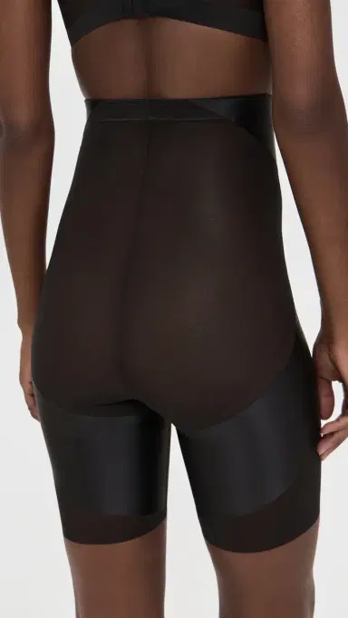 SPANX High-Waisted Booty-Lifting X Mid Thigh Shorts Very Black | Thumbnail 3