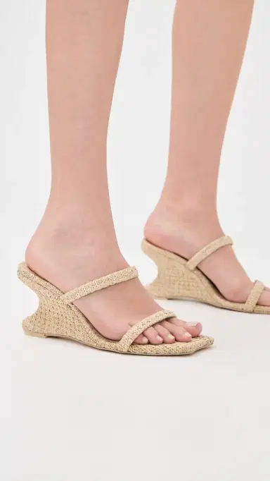 Cult Gaia Raven Mid Heels Natural | Thumbnail 3