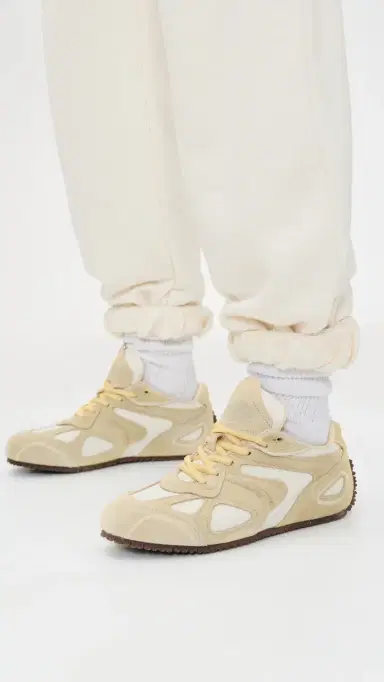 Axel Arigato Slow Runner Sneakers Light Yellow/Dark Gum | Thumbnail 3 Axel Arigato Slow Runner Sneakers Light Yellow/Dark Gum | Thumbnail 3