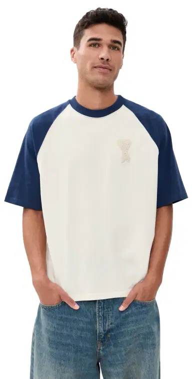 AMI Boxy Fit Raglan Tee Blanc Creme/Encre | Thumbnail 1 AMI Boxy Fit Raglan Tee Blanc Creme/Encre | Thumbnail 1