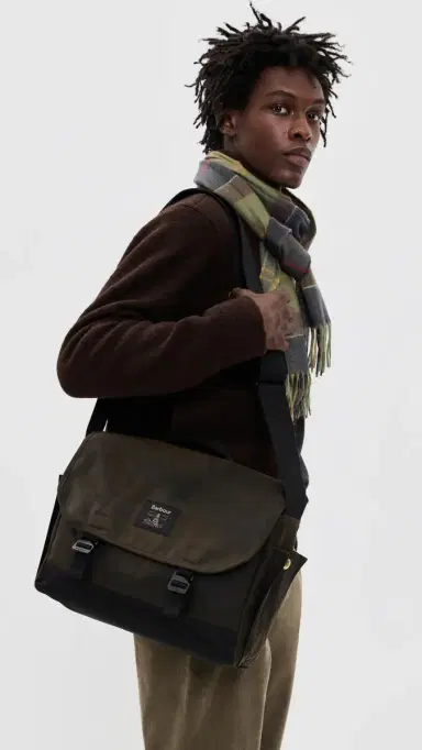 Barbour Field Wax Messenger Bag | Thumbnail 3