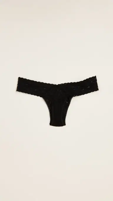 Hanky Panky Signature Lace Low Rise Thong 3 Pack Black One Size | Thumbnail 4