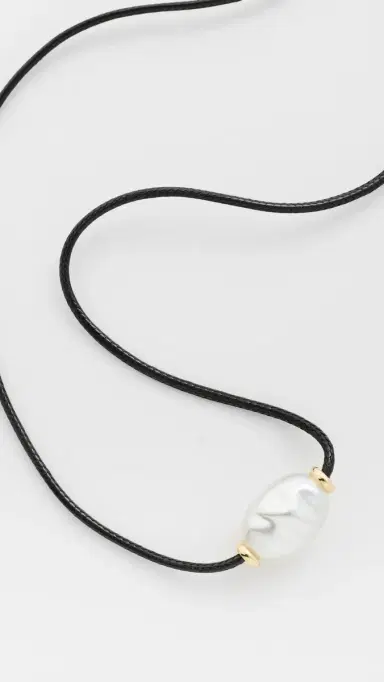 BaubleBar Antonia Pearl Necklace Black One Size | Thumbnail 4