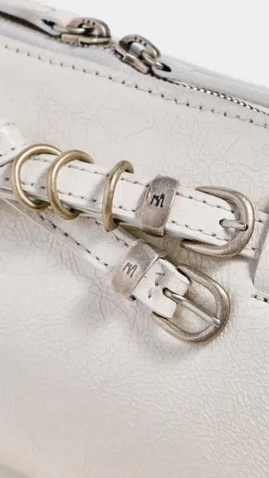 MARGESHERWOOD Grandma Used Sling Bag Off White Cracked One Size | Thumbnail 5