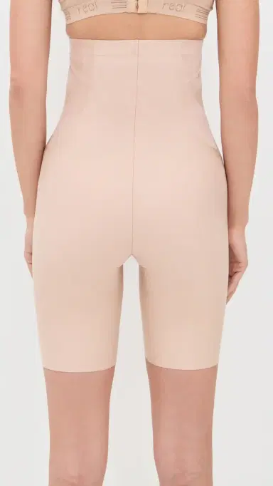 Spanx High-Waisted Mid-Thigh Shorts Champagne Beige M | Thumbnail 3