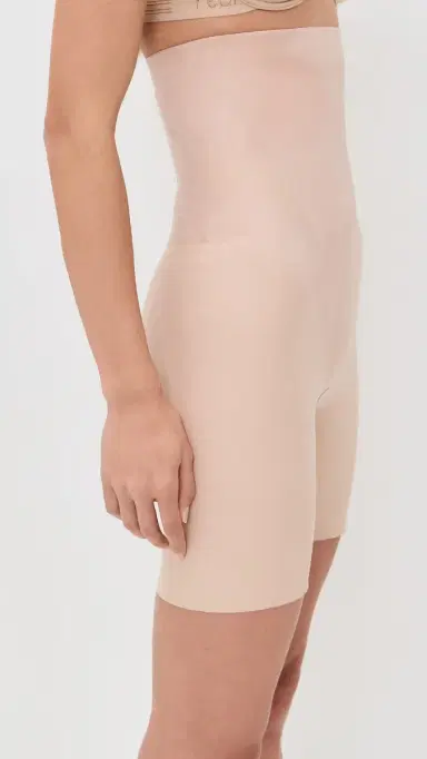 Spanx High-Waisted Mid-Thigh Shorts Champagne Beige M | Thumbnail 4