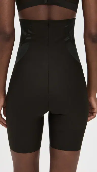 SPANX High-Waisted id-Thigh Shorts Very Black | Thumbnail 3