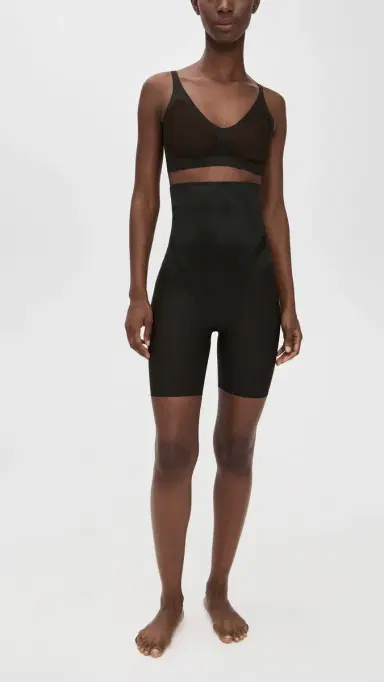 SPANX High-Waisted id-Thigh Shorts Very Black | Thumbnail 5