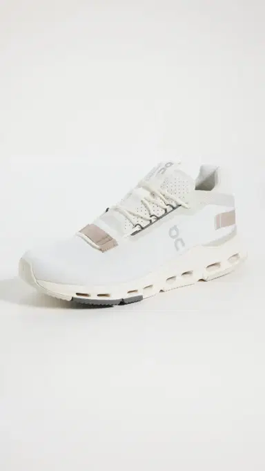 ON Cloudnova 2 Sneakers Ice/Sand 9 | Thumbnail 2