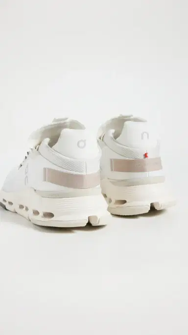 ON Cloudnova 2 Sneakers Ice/Sand 9 | Thumbnail 3