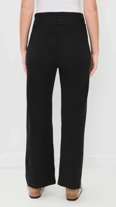 THE GREAT. The Plush Victory Sweatpants Almost Black | Thumbnail 3 THE GREAT. The Plush Victory Sweatpants Almost Black | Thumbnail 3