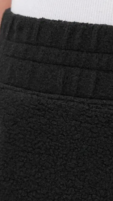 THE GREAT. The Plush Victory Sweatpants Almost Black | Thumbnail 6 THE GREAT. The Plush Victory Sweatpants Almost Black | Thumbnail 6