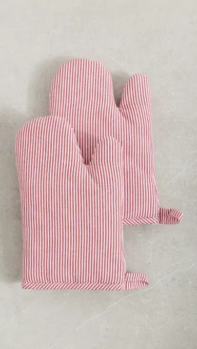 Weezie Oven Mitts Pair Red Stripe One Size | Thumbnail 3 Weezie Oven Mitts Pair Red Stripe One Size | Thumbnail 3