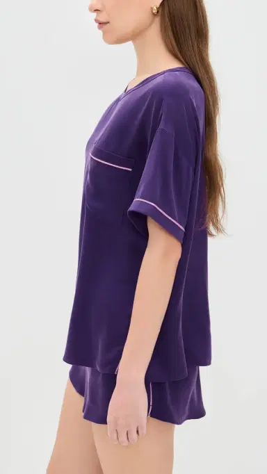 Lunya Washable Silk Piped Tee Shorts et Flying Fig/Lilac Haze | Thumbnail 4 Lunya Washable Silk Piped Tee Shorts et Flying Fig/Lilac Haze | Thumbnail 4