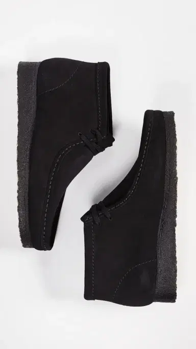 Clarks Suede Wallabee Boots Black 8 | Thumbnail 6
