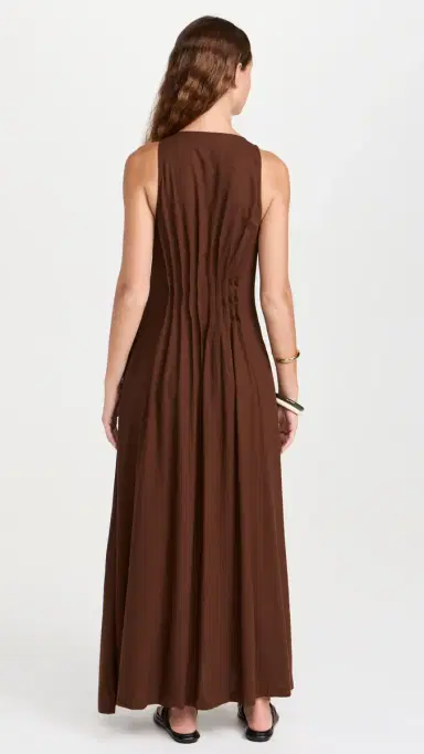 87Origins Fehintola Pleat Dress Chocolate | Thumbnail 3