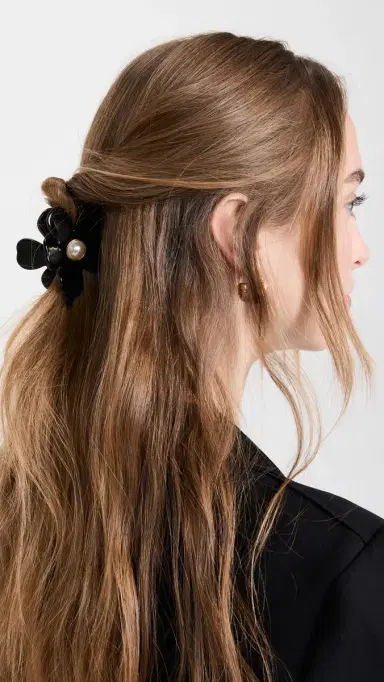 Lele Sadoughi Lily Claw Clip Jet One Size | Thumbnail 3