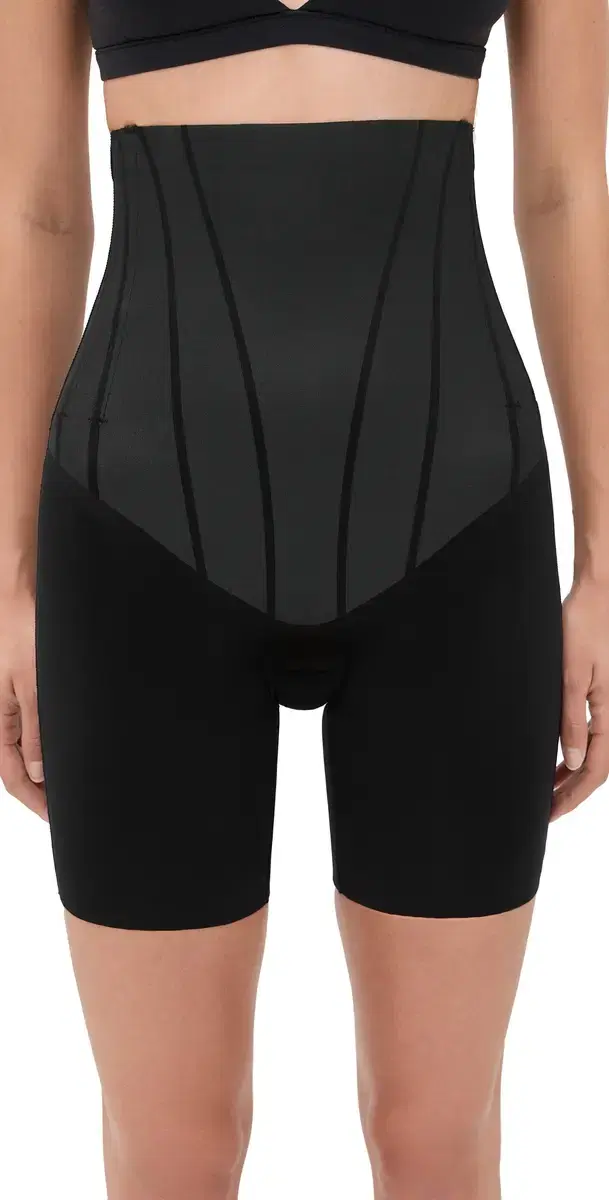 High-Waisted Mid-Thigh Shorts Very Black