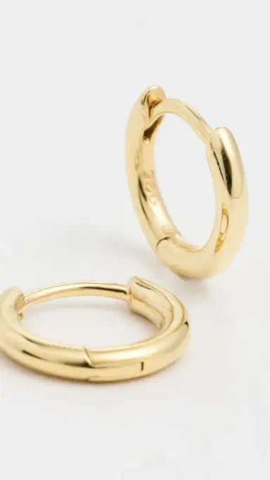 Madewell Demi-Fine Huggie Hoop Earrings 14K Gold One Size | Thumbnail 4