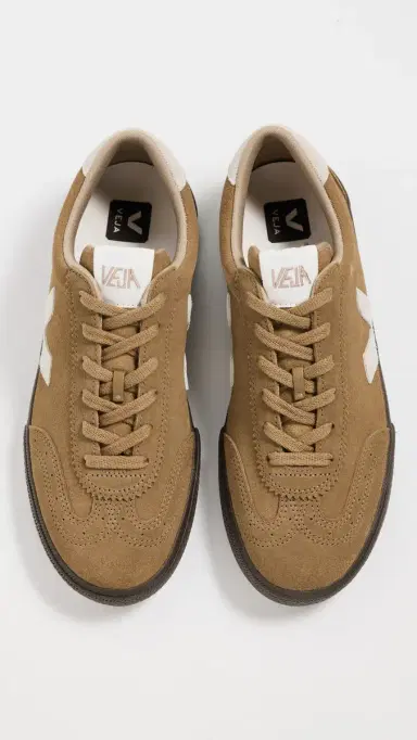 Veja Volley Sneakers | Thumbnail 4