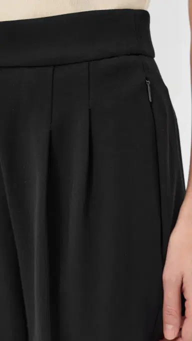 Spanx Ponte Pleated Ankle Pants Classic Black S | Thumbnail 6 Spanx Ponte Pleated Ankle Pants Classic Black S | Thumbnail 6