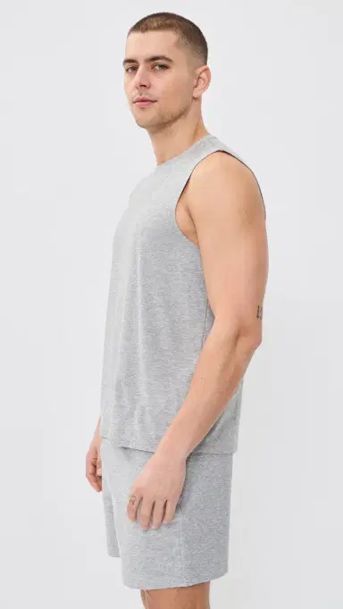 Beyond Yoga Featherweight Freeflo Muscle Tank 2.0 Silver Mist S | Thumbnail 4