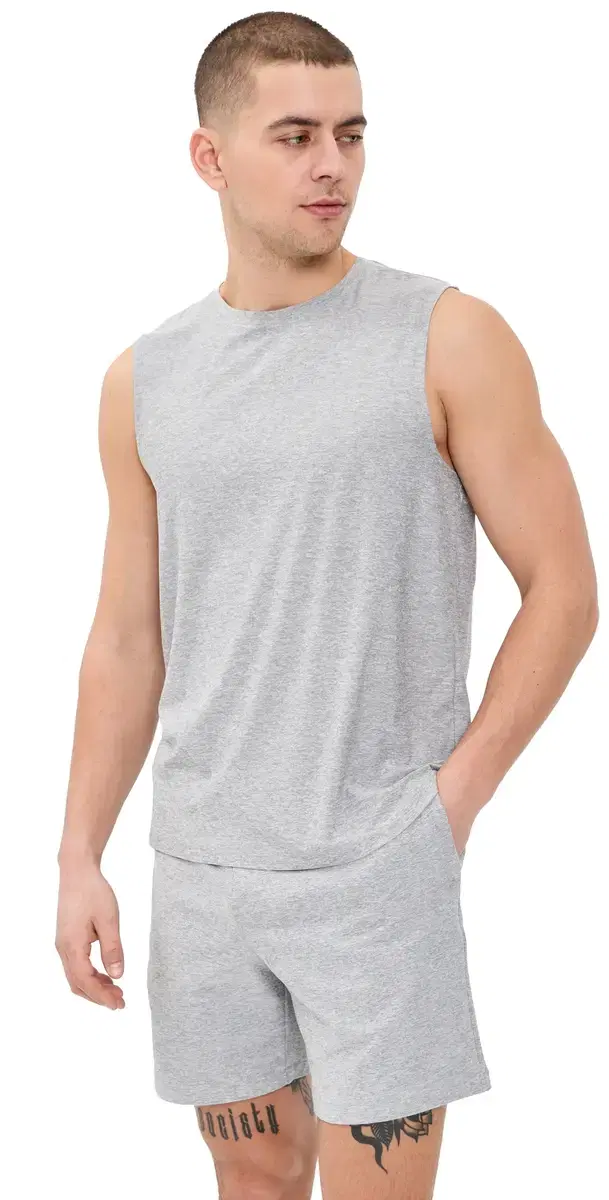 Beyond Yoga Featherweight Freeflo uscle Tank 2.0 Silver ist