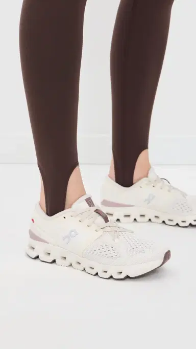 On Cloud X 4 Sneakers /Heron | Thumbnail 3