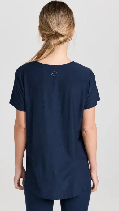 Beyond Yoga Featherweight On The Down Low Tee Nocturnal Navy M | Thumbnail 3 Beyond Yoga Featherweight On The Down Low Tee Nocturnal Navy M | Thumbnail 3