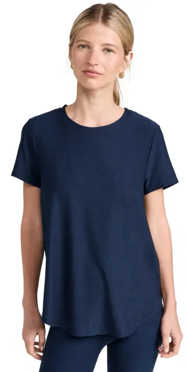 Beyond Yoga Featherweight On The Down Low Tee Nocturnal Navy M | Thumbnail 1 Beyond Yoga Featherweight On The Down Low Tee Nocturnal Navy M | Thumbnail 1