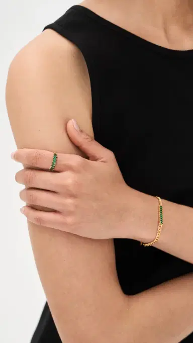 Gwen Beloti Emerald Cut Baguette Ring Gold | Thumbnail 3