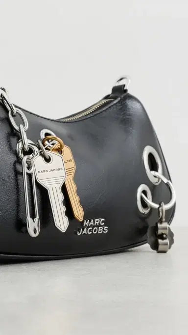 Marc Jacobs The Shoulder Bag Black One Size | Thumbnail 5 Marc Jacobs The Shoulder Bag Black One Size | Thumbnail 5