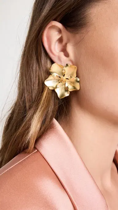 SHASHI Iys Earrings Gold One Size | Thumbnail 3