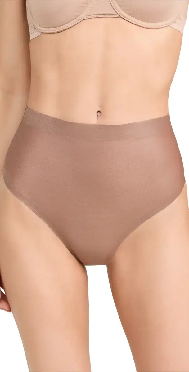 SPANX shape heer Control Thong Cafe au Lait