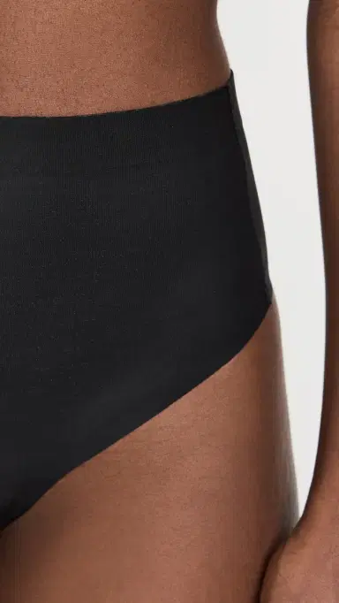 SPANX shape heer Control Thong Very Black | Thumbnail 5