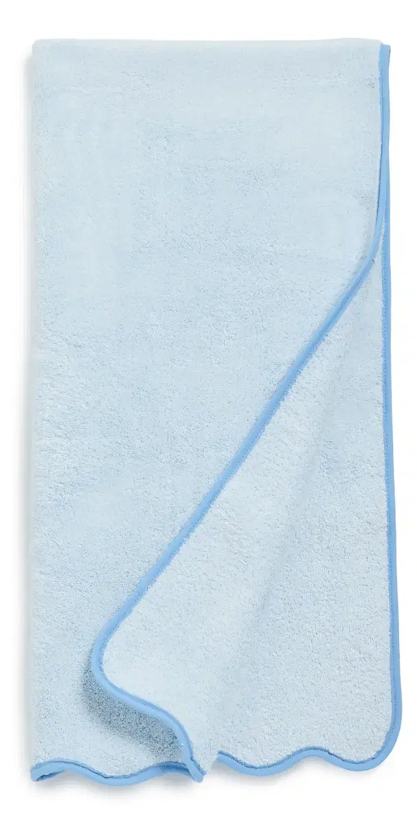 Weezie Scallop Bath Towel