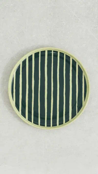 Marimekko Oiva Piccolo Plate Pear/Dark Green One Size | Thumbnail 2