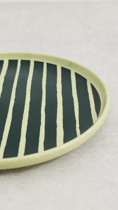Marimekko Oiva Piccolo Plate Pear/Dark Green One Size | Thumbnail 4
