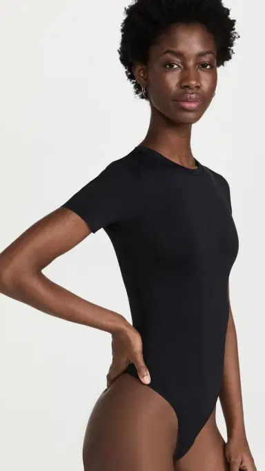 Good American Sculpting Tee Thong Bodysuit Black001 | Thumbnail 4