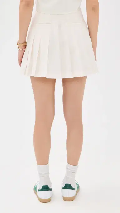 Adidas Golf Originals Pleated Skort Chalk White | Thumbnail 3 Adidas Golf Originals Pleated Skort Chalk White | Thumbnail 3