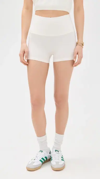 Adidas Golf Originals Pleated Skort Chalk White | Thumbnail 6 Adidas Golf Originals Pleated Skort Chalk White | Thumbnail 6